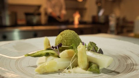 Breaded egg and white DOC Asparagus at a 5 star restaurant 스톡 동영상 128014582