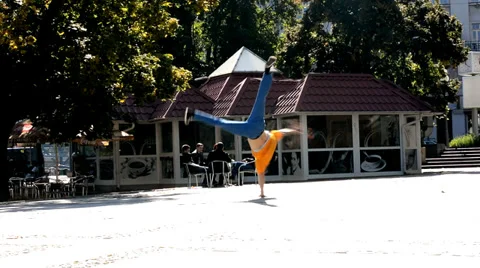 Breakdance on the street Stock Footage 32868380