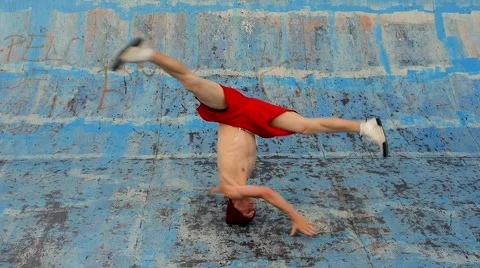 Breakdancer in the skate park Stock Footage 41845262