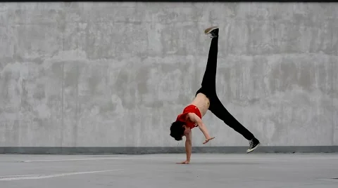 Breakdancer on the street Stock Footage 40572933