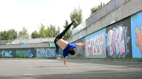 Breakdancer on the street Video stock 40626778