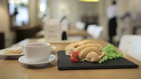 Breakfast in the cafe Vídeos de archivo 58205579