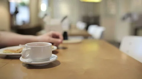 Breakfast in the cafe Vídeos de archivo 58205589