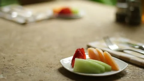 Breakfast fruit plate at a resort spa in Sonoma wine country 스톡 동영상 10914895