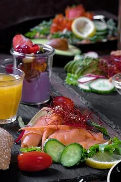Breakfast or brunch set for two person on rustic wooden table Foto stock