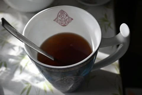 Breakfast tea in a mug Stockfoto's