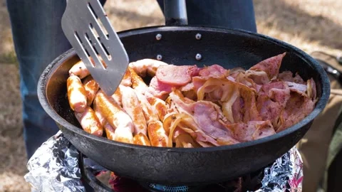 Breakfast in the wild Video stock 151148376