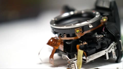 Breaking down and disassembly of a digital camera for parts and components Vidéo 266385960