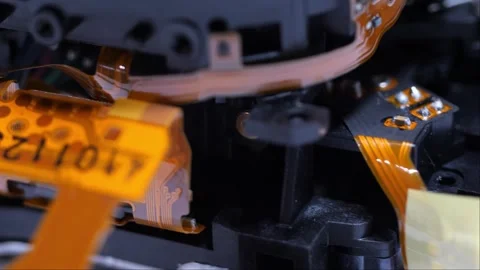 Breaking down and disassembly of a digital camera for parts and components Vidéo 266386002