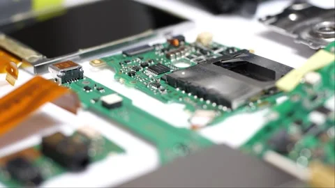 Breaking down and disassembly of a digital camera for parts and components Vidéo 266386005