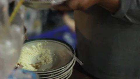 Breaking of fast at jogokariyan mosque Video stock 108874290