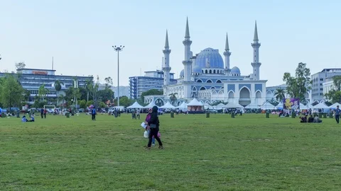 Breaking Fast Or Iftar At Parks. Stock-Footage 109039714