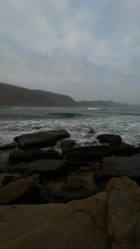 Breaking sea waves Stock Footage 333580959