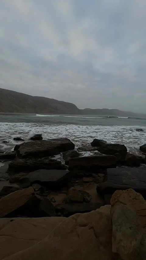 Breaking sea waves Stock Footage 333580960