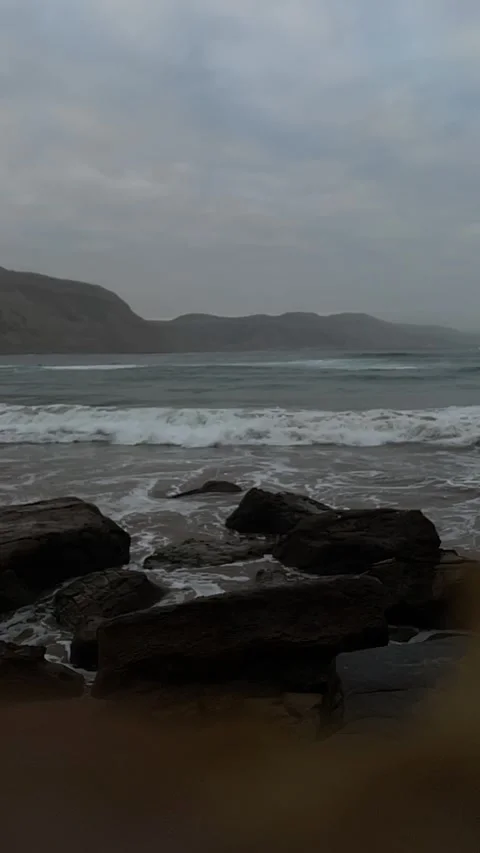 Breaking sea waves Stock Footage 333581029