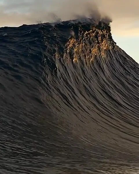 Breaking Wave Video stock 280391052