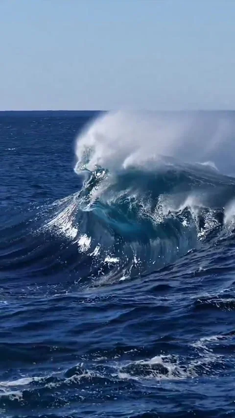 Breaking Wave Video stock 280395224