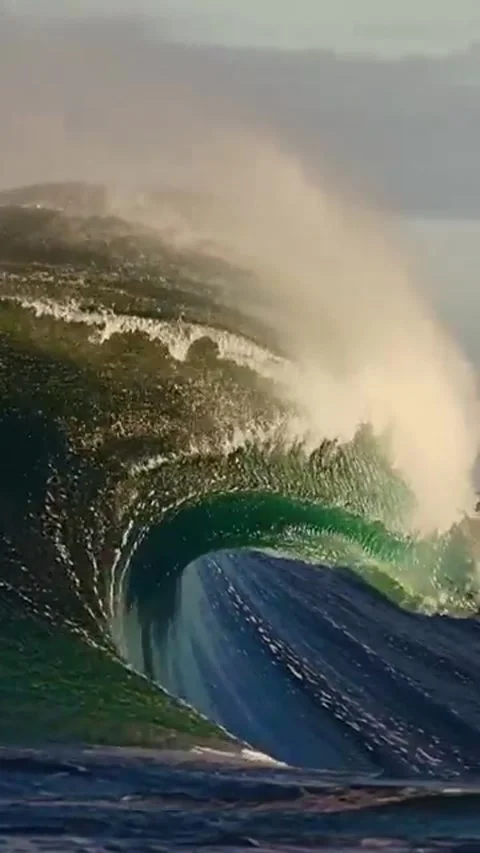 Breaking Wave Video stock 280395649