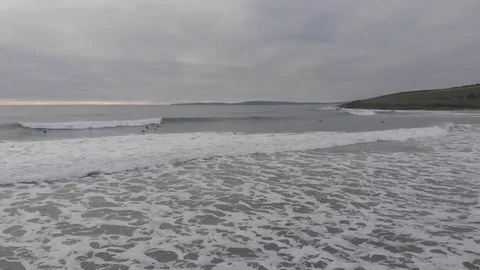Breaking wave garretstown beach Video stock 106423894