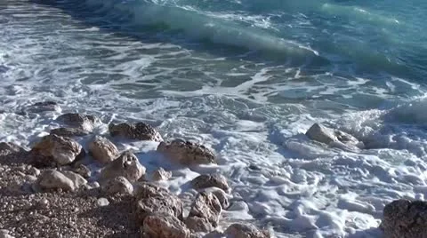 Breaking waves 1 Video stock 10733116