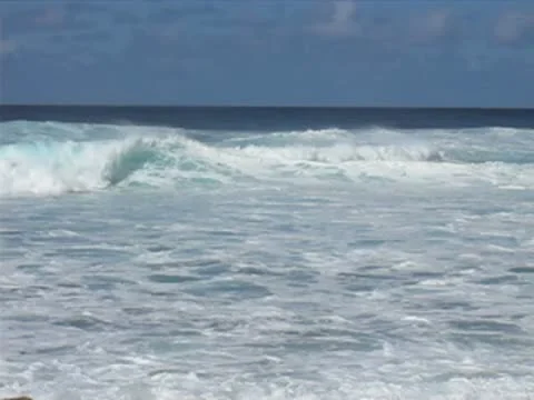 Breaking Waves 7 動画素材 10561129