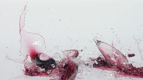 Breaking wine glasses Stock-Footage 114789979
