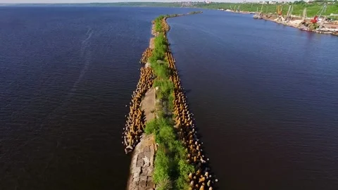 Breakwater on river 스톡 동영상 86628032