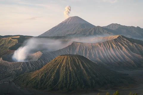 Breathtaking Bromo volcanic mountain view in Java right after long-awaited co Foto stock