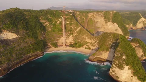 Breathtaking Drone Shot Cliffs and Sunset Kelingking Beach 4K 스톡 동영상 339893669