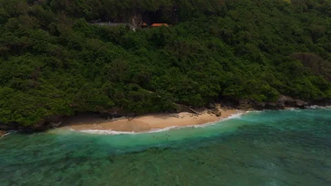 Breathtaking Drone Shot Hidden Green Bowl Beach Cliff Reef 4K Stockbeeldmateriaal 340280902