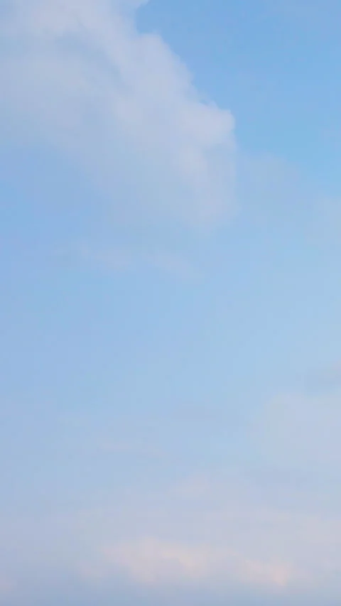 A breathtaking high-resolution vertical timelapse of cloud Stock Footage 304194020