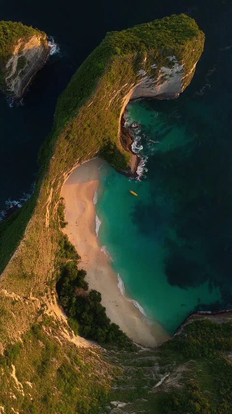 Breathtaking Kelingking Beach T-Rex Cliff Sunset Aerial View Видео 340422062