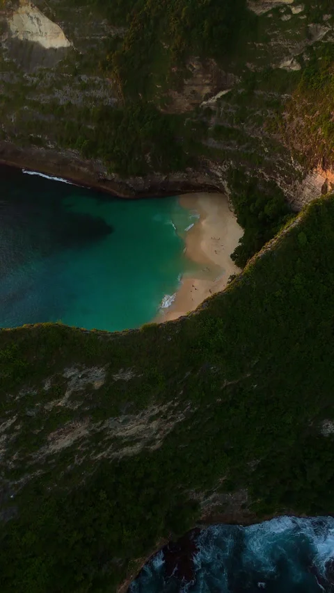 Breathtaking Kelingking Beach T-Rex Cliff Sunset Aerial View Видео 340425323