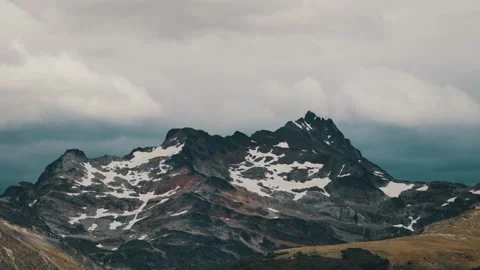 Breathtaking Mountain Range with Snow-Capped Peaks 스톡 동영상 323298671