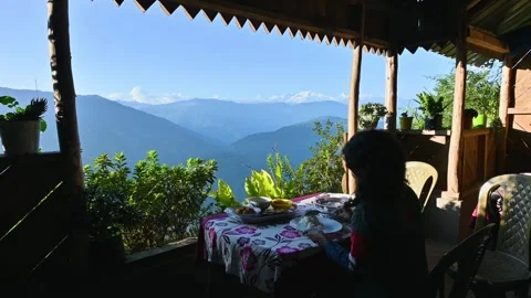 Breathtaking Mountain View Dining: Relaxing Hillside Terrace Scene Video stock 340093693