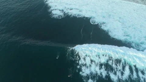Breathtaking Peaceful Surfer Floating Ocean Lineup Uluwatu 4K 库存影片 341476145