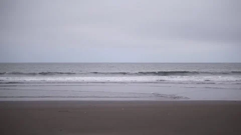 Breathtaking Skyline Waves beach and sea 스톡 동영상 140155398