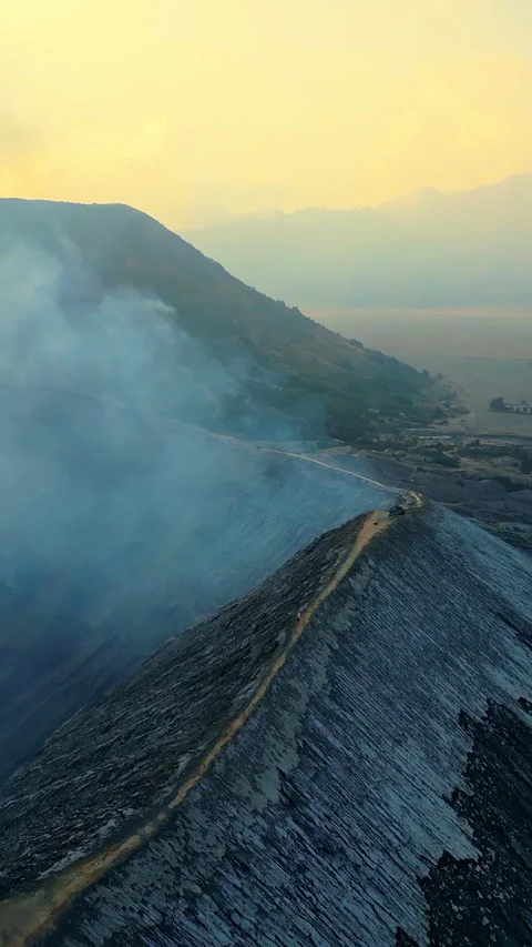 Breathtaking Sunrise Drone Shot of Active Volcano Mount Bromo 4K 库存影片 339362161