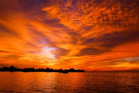 Breathtaking sunset and dramatic sky 库存照片