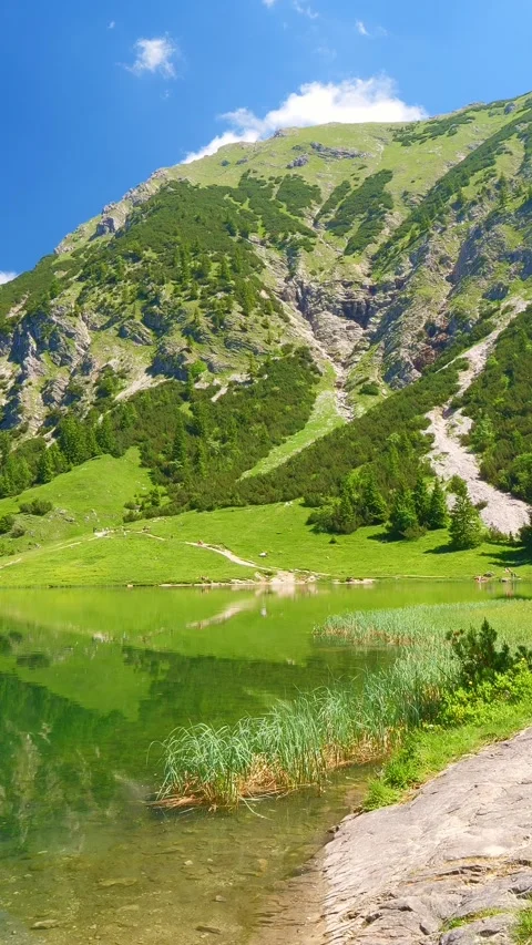 Breathtaking Timelapse of Spring in the Bavarian Alps at Geisalpsee, Featurin Video stock 309232805