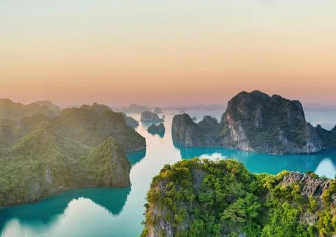 A breathtaking twilight view of Ha Long Bay in northern Vietnam Stock Photos