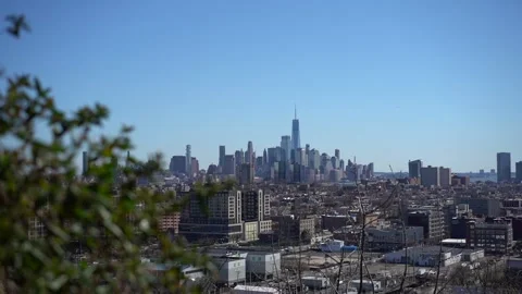 Breathtaking view of the iconic Manhattan skyline from a scenic overlook Vidéo 291630847