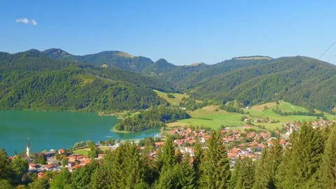 Breathtaking view of a mountain lake in Germany with clear water, hiking trai Video stock 309096079