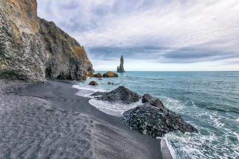 Breathtaking view of rock formations Troll Toes on Black beach Reynisfjara .. Foto stock