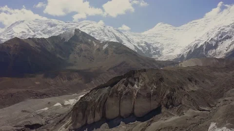 A breathtaking view of the snow-capped peaks of the mountains Video stock 210186977