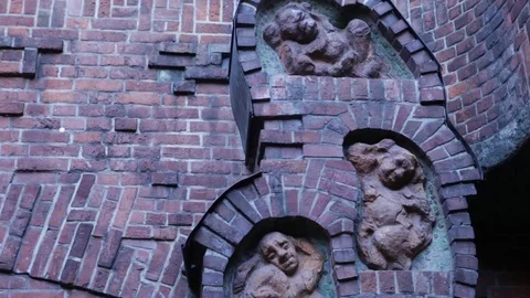 Bremen siebenfaulenbrunnen 01 Stock Footage 92994672