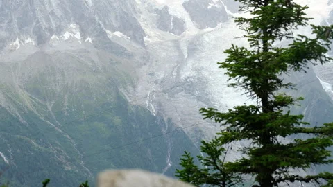 Brevent Cable Car Moving with Glacier des Bossons in Background 動画素材 342515248