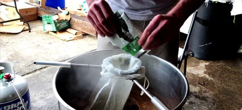 Brewing Beer in the South Видео 101494548
