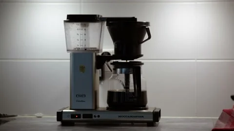 Brewing coffee at home time-lapse Video stock 234797680