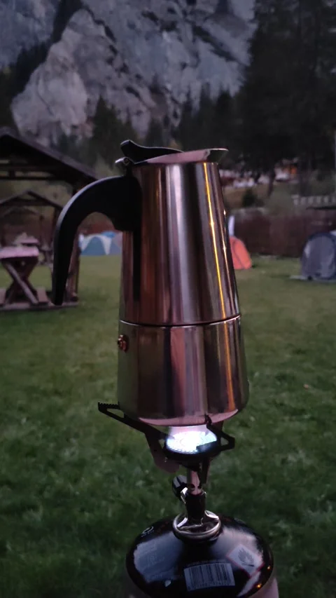 Brewing coffee in nature Video stock 286806947